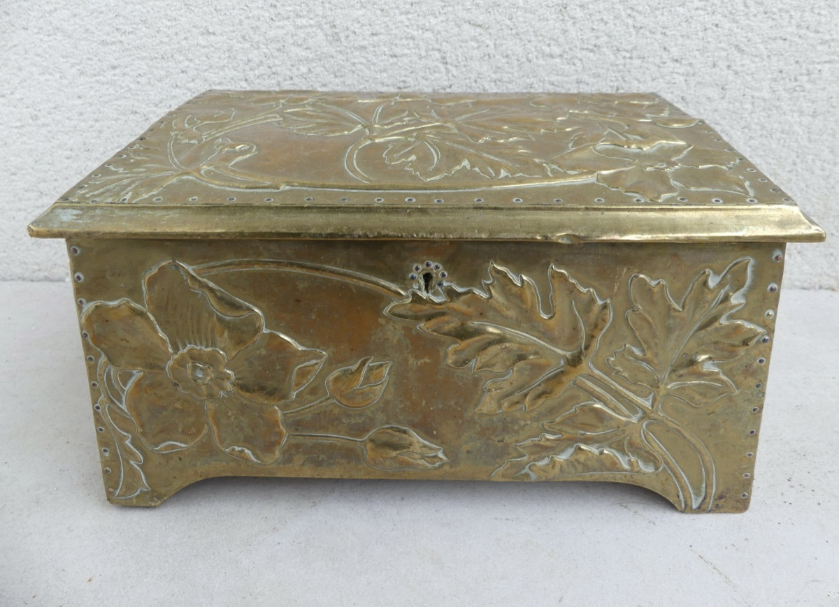 Brass Jewelry Box, Art Nouveau Style, 1900.