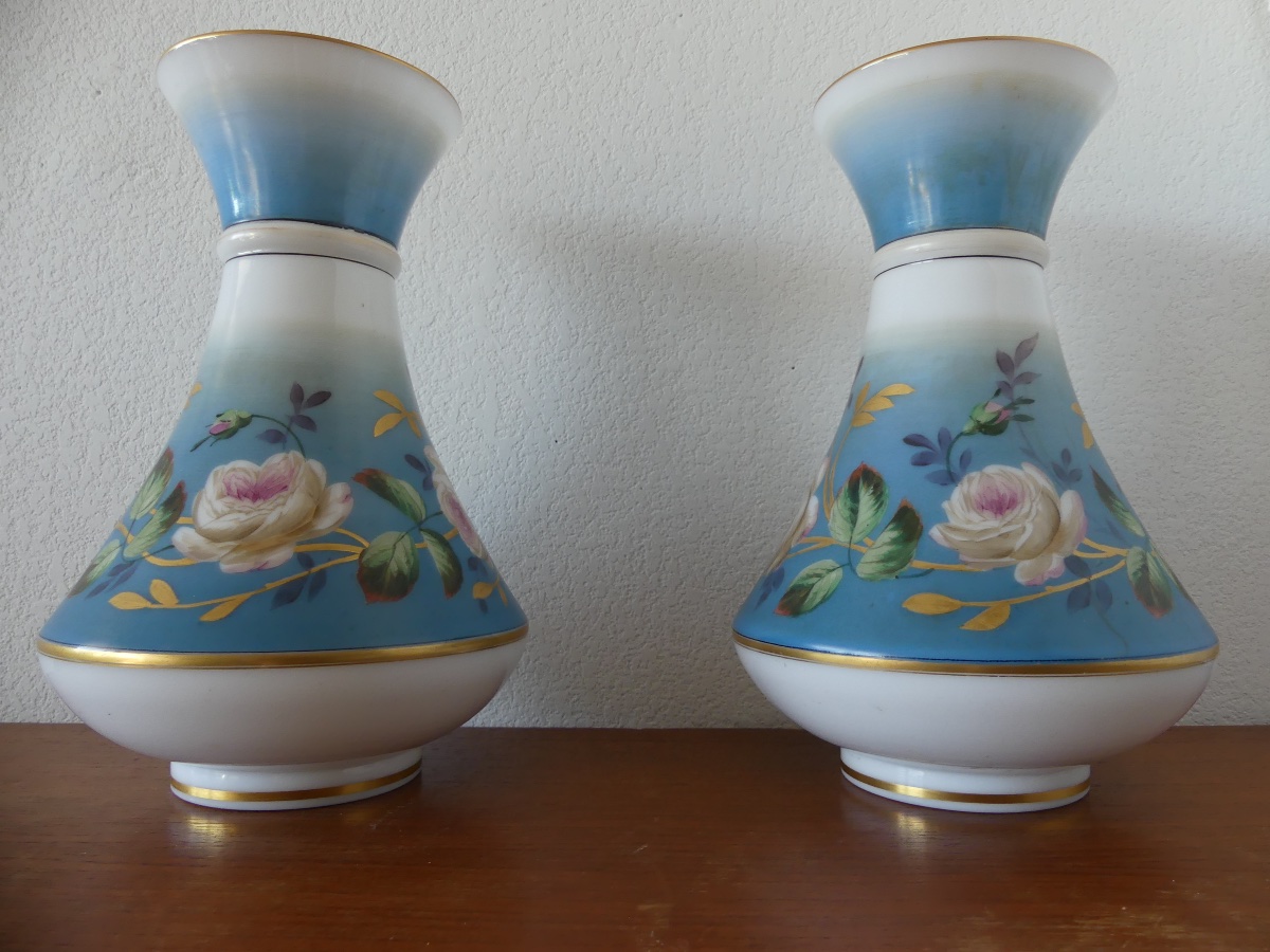 Paire vases opaline, milieu XIX ème.