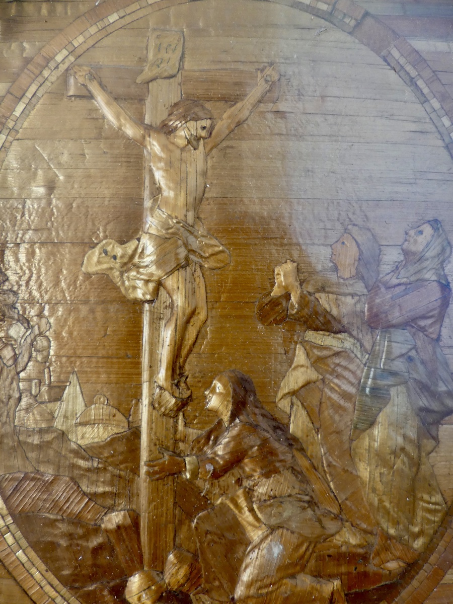 Marqueterie de paille gauffrée, sous verre, descente de croix, XVIII ème.-photo-3