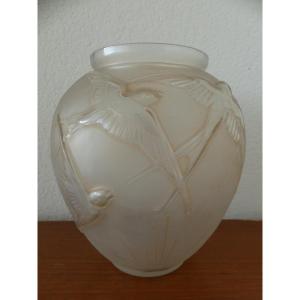 Sabino Glass Vase, Circa 1930, Art Deco.
