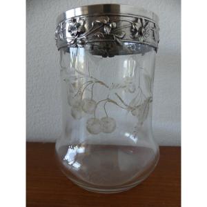 Vase cristal taillé et col serti en métal blanc signé Ercuis, vers 1900, art nouveau.