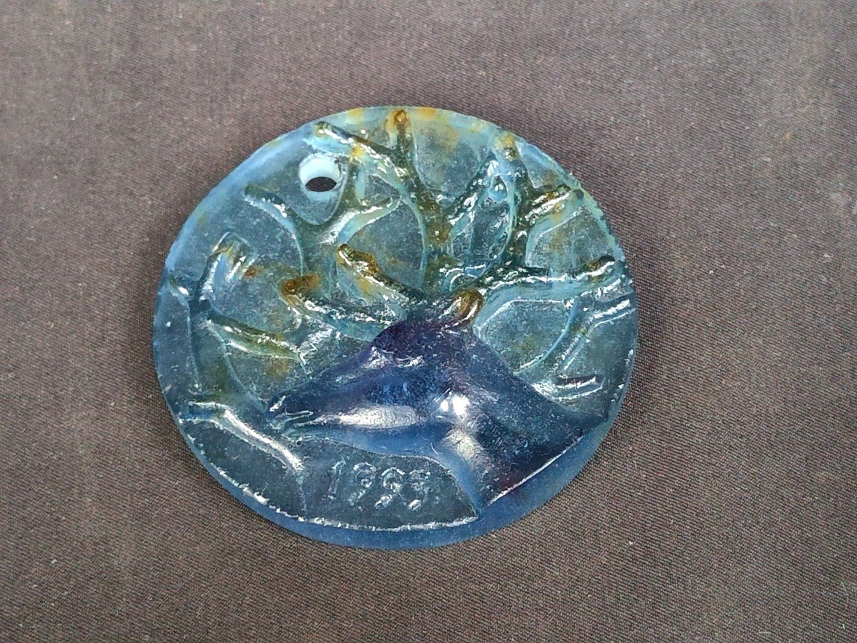 Daum Medallion Pendant With Deer Decor-photo-3