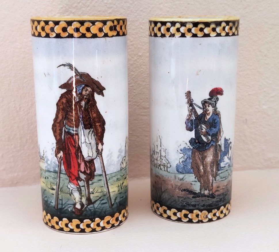 GIEN 1866 : paie de vase rouleaux "aux gueux"