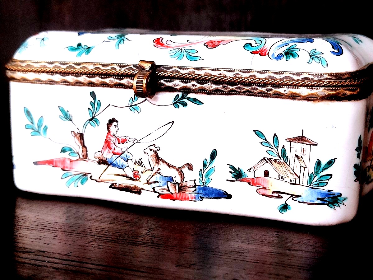 Vauve Perrin - Marseille 1780: Earthenware Box With Provençal Decoration