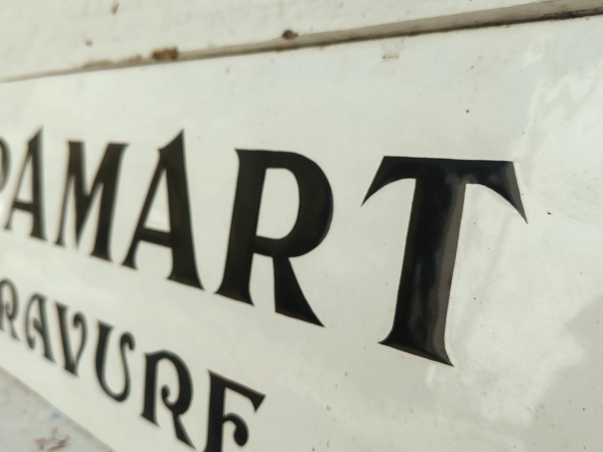 Enamel Sign  - A Traditional Advertising Craft - Circa 1930-photo-2