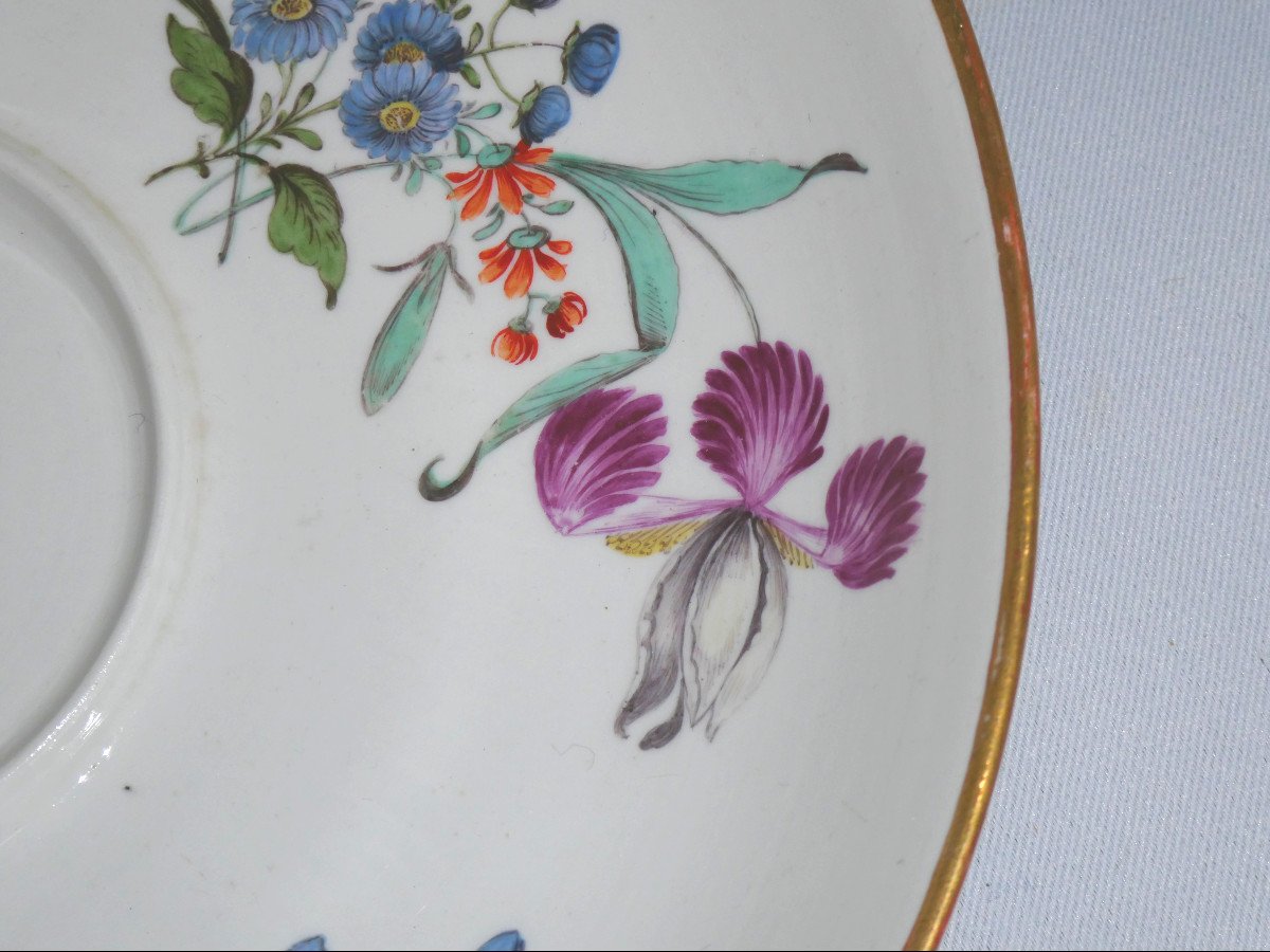 18th Century Drageoir Plate In German Porcelain From Nymphenburg, Bowl, Flower Decor-photo-3