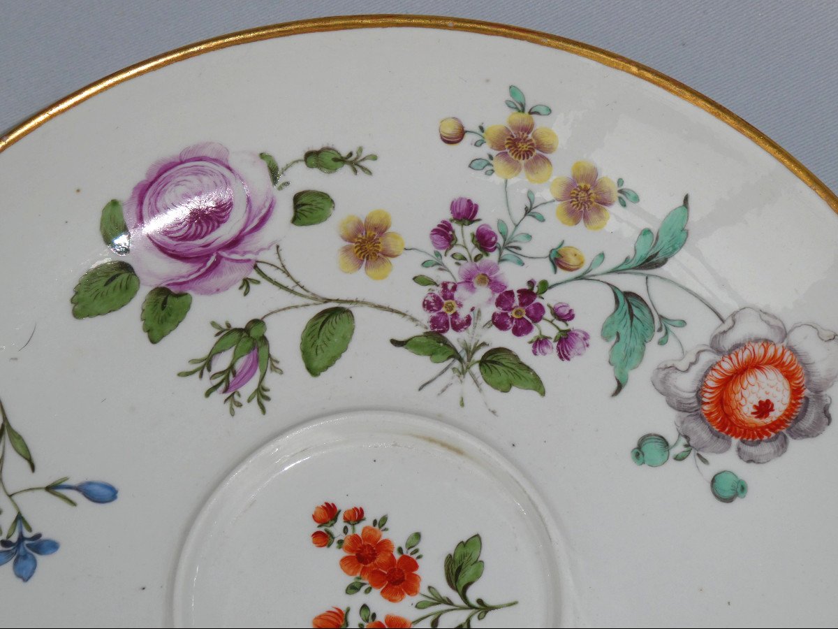 18th Century Drageoir Plate In German Porcelain From Nymphenburg, Bowl, Flower Decor-photo-1