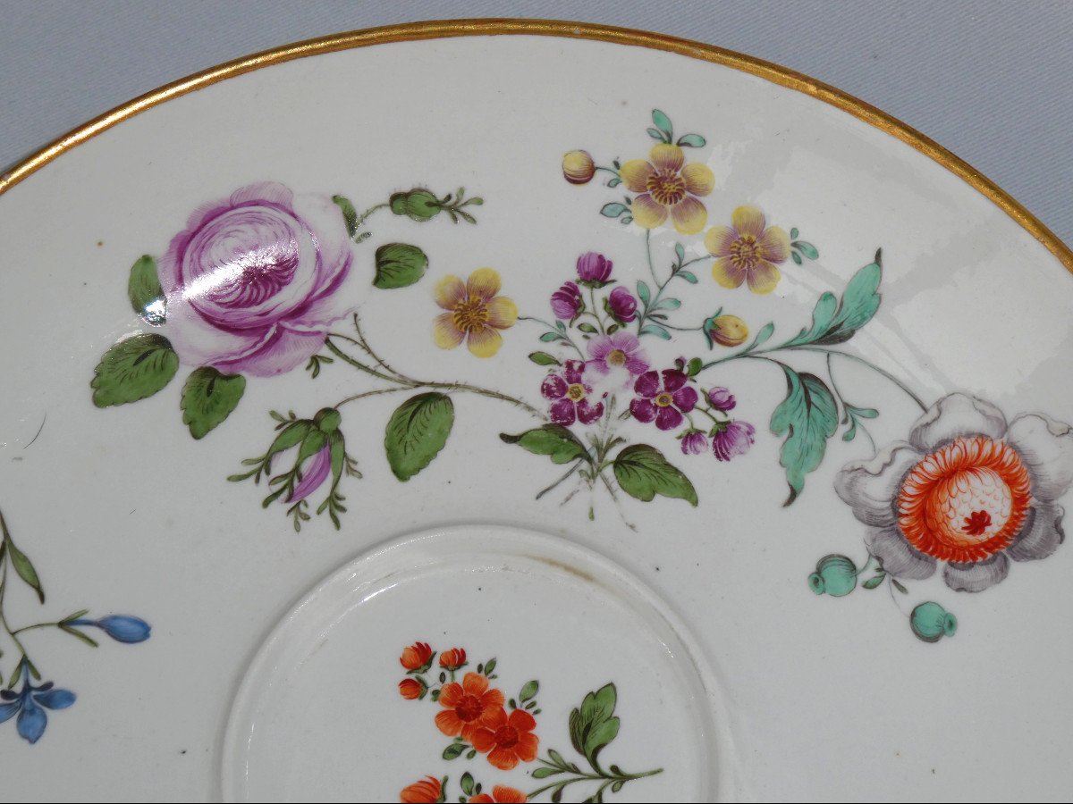 Assiette à Drageoir XVIIIe En Porcelaine Allemande De Nymphenbourg , Ecuelle , Décor De Fleurs-photo-1