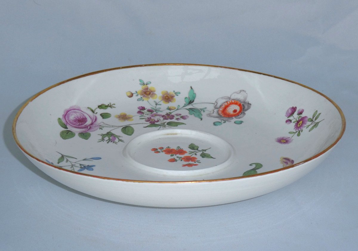 18th Century Drageoir Plate In German Porcelain From Nymphenburg, Bowl, Flower Decor-photo-2