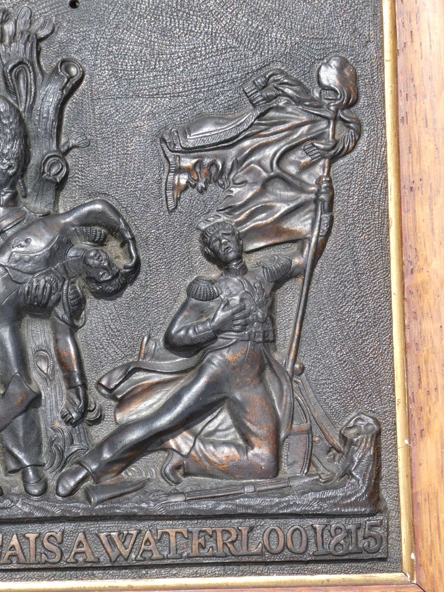 Bas Relief En Bronze Patiné , Souvenir Napoléonien , Bataille De Waterloo , Premier Empire XIXe-photo-1