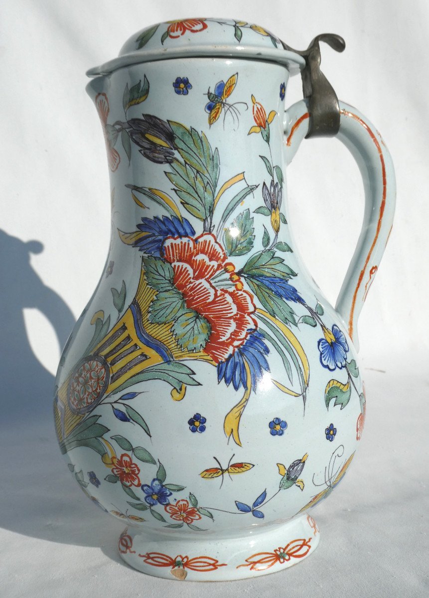 Grand Pot Couvert , Pichet à Eau Chaude En Faience Rouen , XVIIIe , Décor Polychrome Papillons