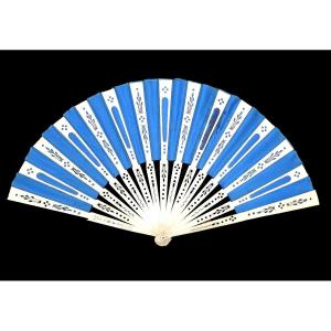 Ball Fan In Celeste Blue Silk, Navre And Pierced Bone, Period 1840 