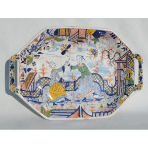Plat à Deux Anses Faience XVIIIe Décor Aux Chinois Et Aux Papillons , Rouen , Sinceny Bannette