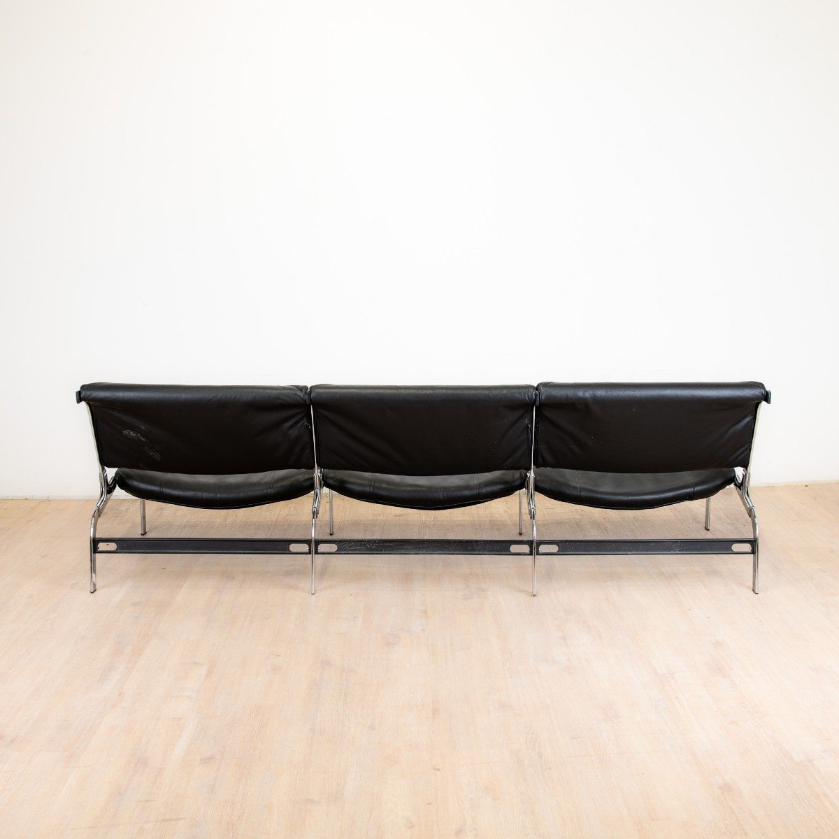 Olivier Mourgue Whist Model 3-seater Sofa In Black Leather, Airborn Edition, 1964-photo-4