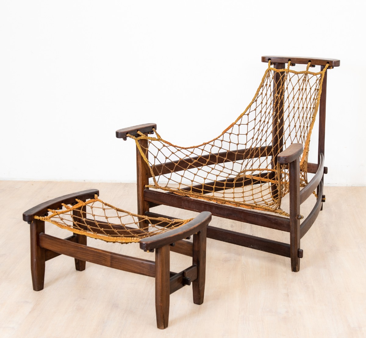 fauteuil "jacanda" et Ottomane par Jean Gillon, Brésil, 1960s