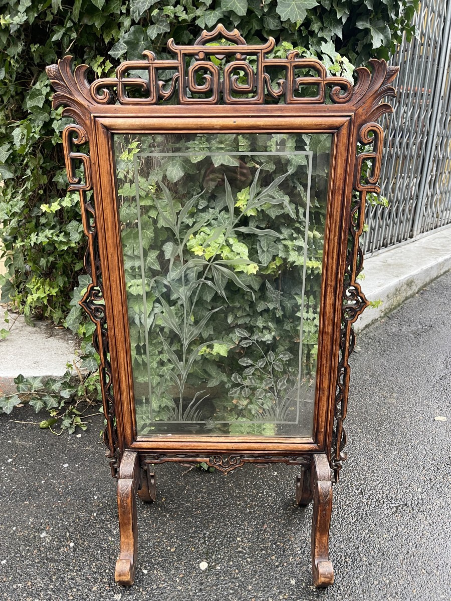 Écran de cheminée en noyer et verre sculpté, fin XIXᵉ