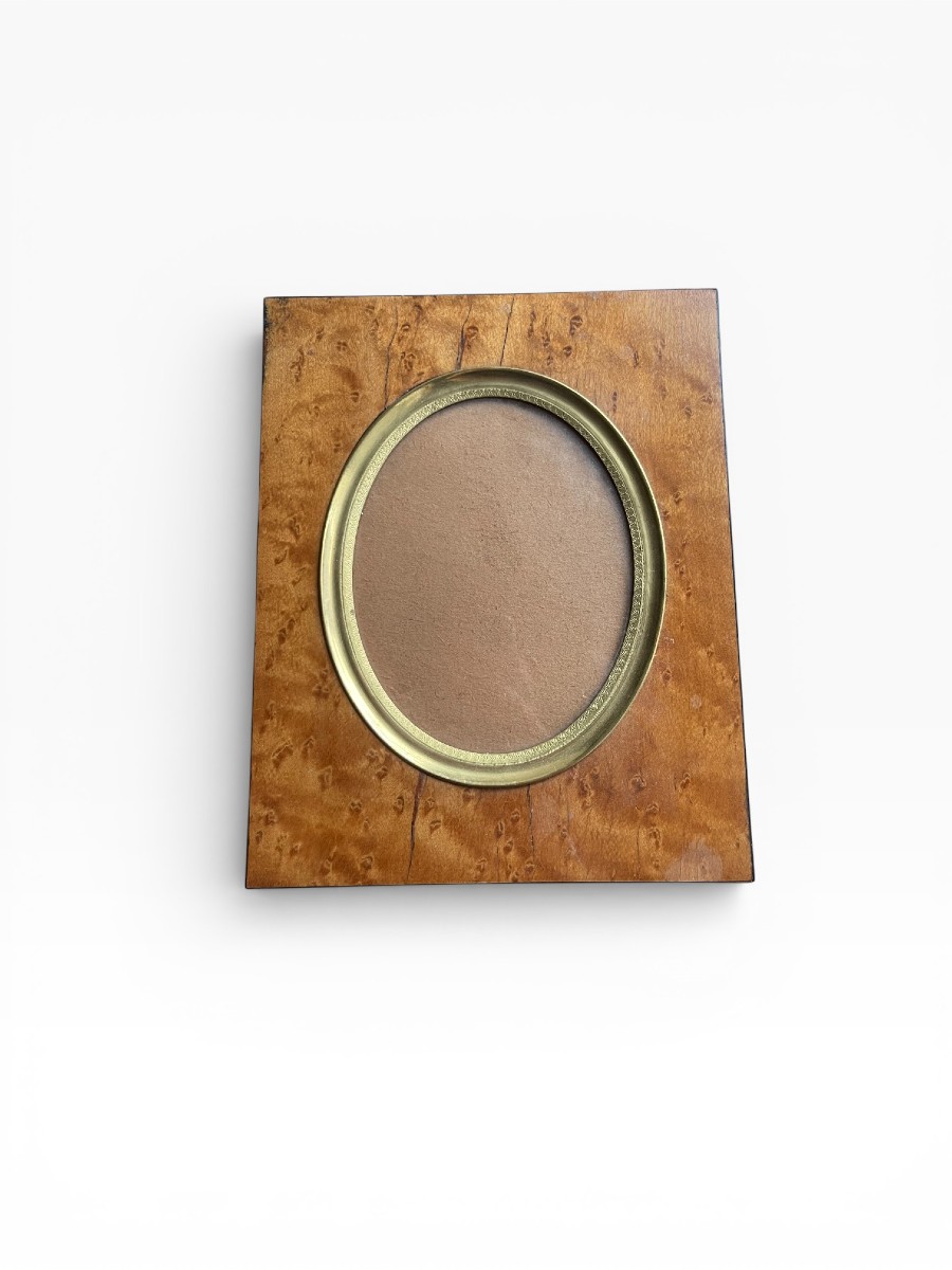 Petit cadre d’époque en placage de loupe d'orme. XIXᵉ siècle