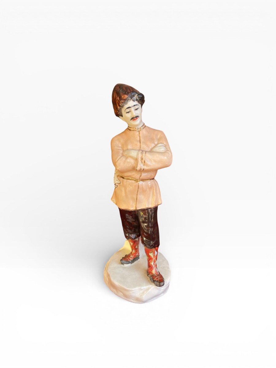 Sujet en porcelaine polychrome, XIXe siècle