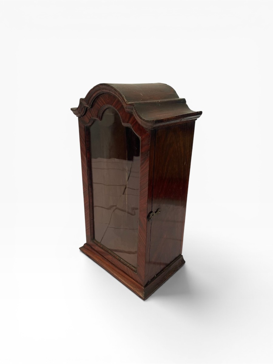 Petite vitrine murale en placage d’acajou, XIXe siècle