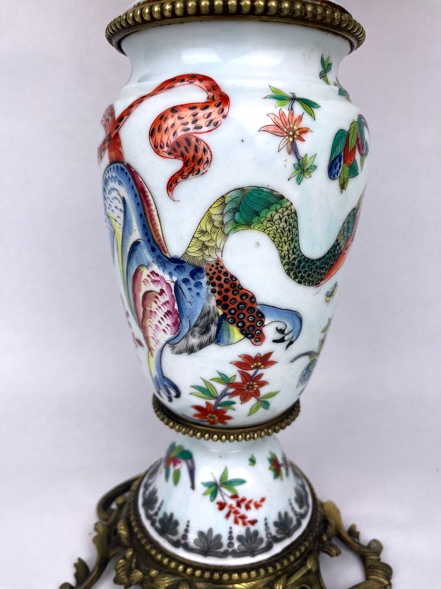Lampe En Porcelaine De Chine Et Bronze Doré, Dragon Et Scène Guerrière -photo-2