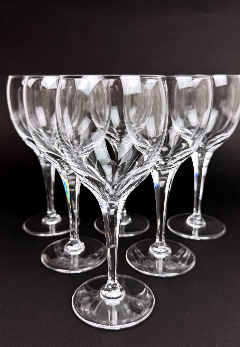 Lalique suite de 6 verres à vin modèle Tuileries