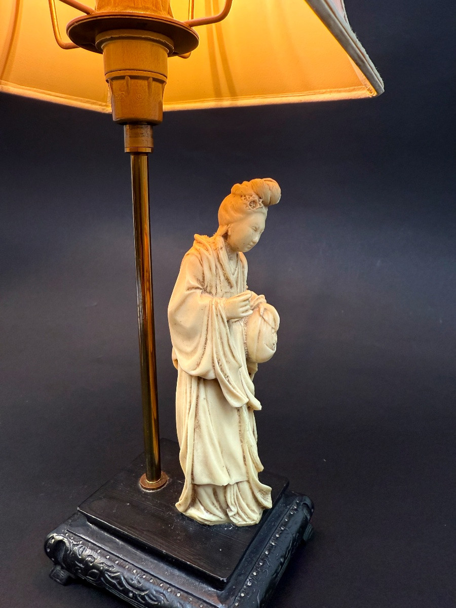 Pair Of Resin Bedside Lamps-photo-3