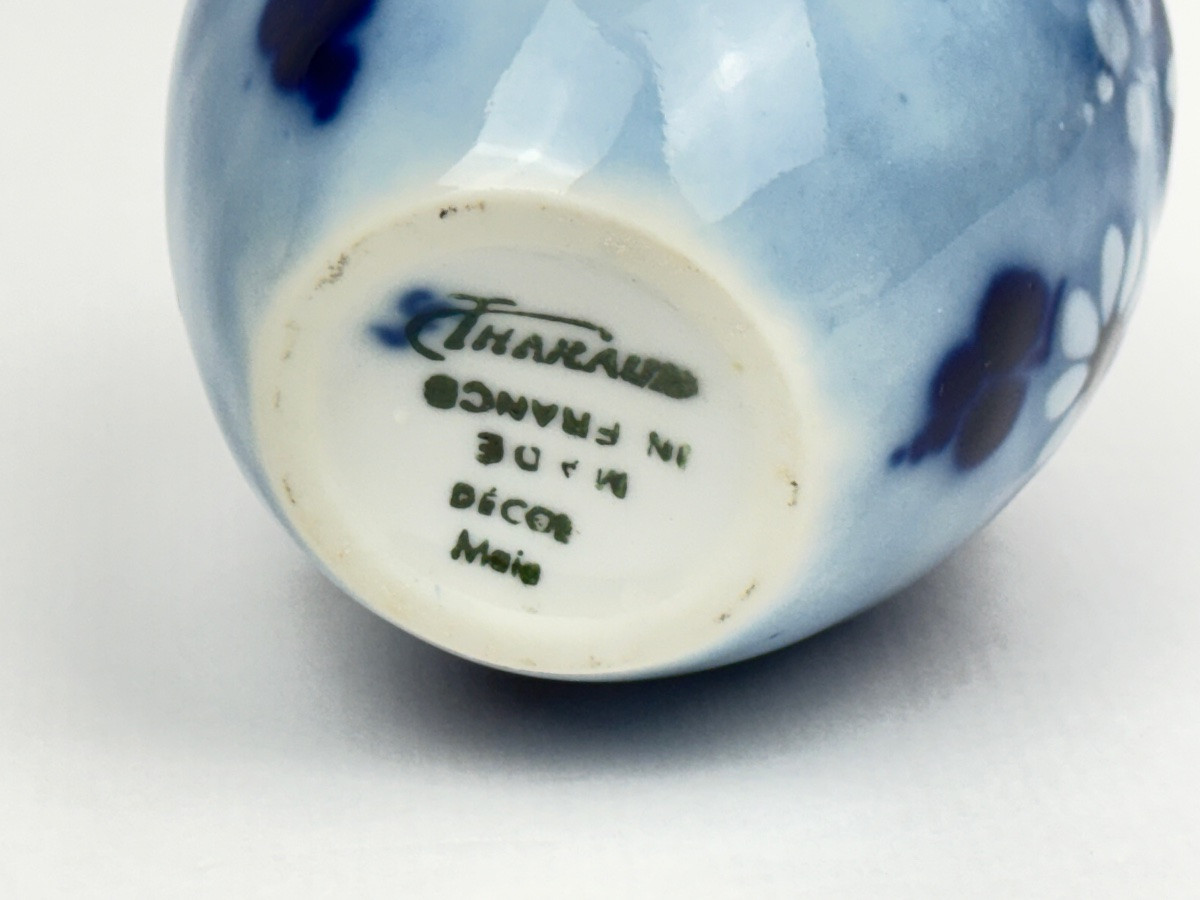 Tharaud Limoges – Vase bleu et blanc en porcelaine émaillée n°1-photo-1