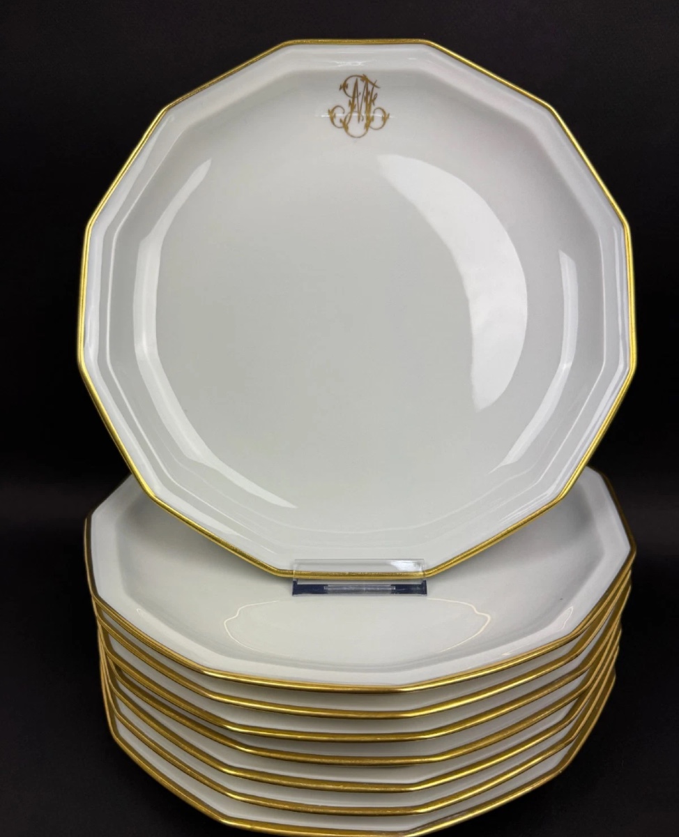 Suite de 6 assiettes creuses en porcelaine de Limoges par Bernardaud – Modèle  Bertille