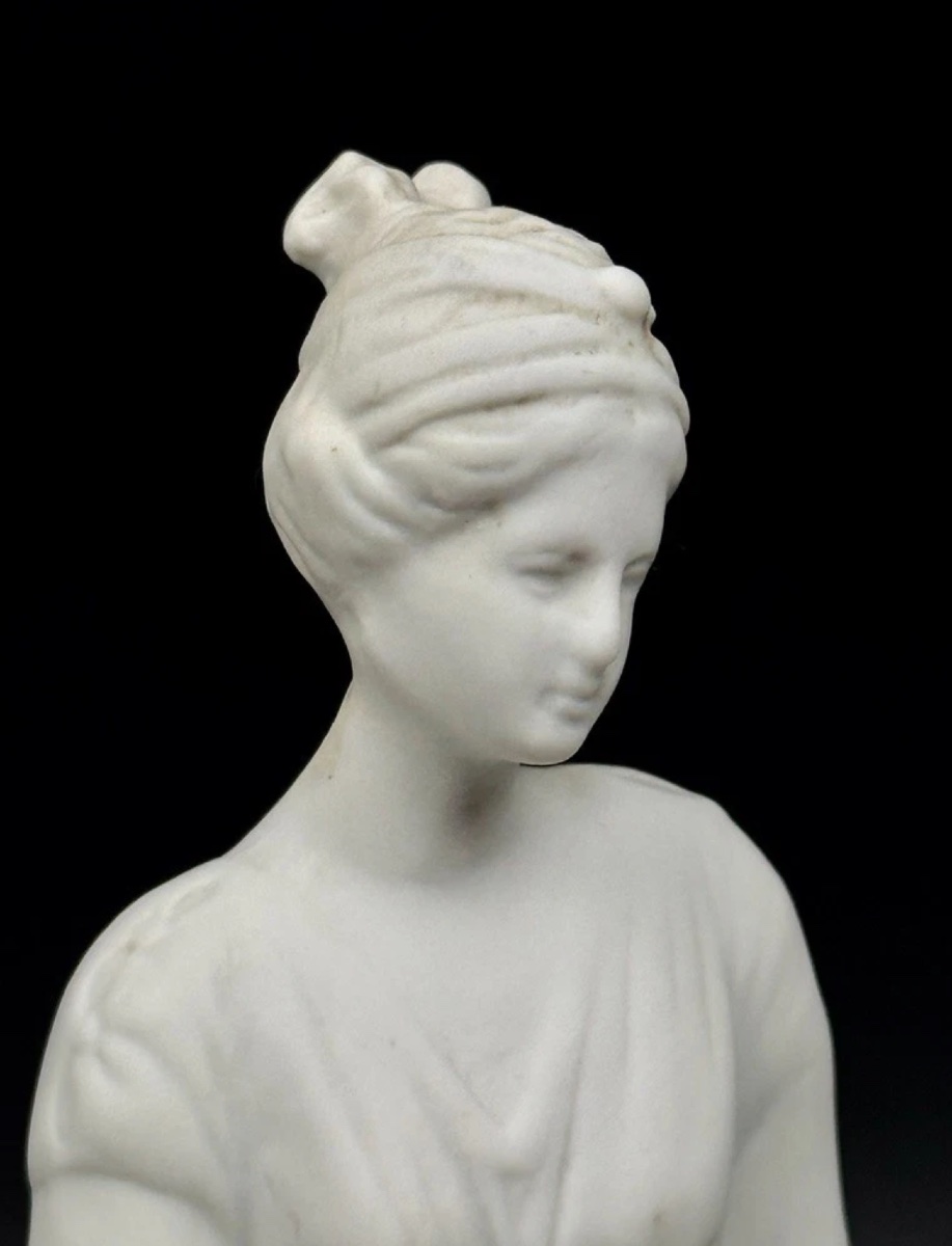Camille  Tharaud Limoges – Biscuit, femme à l’antique-photo-1