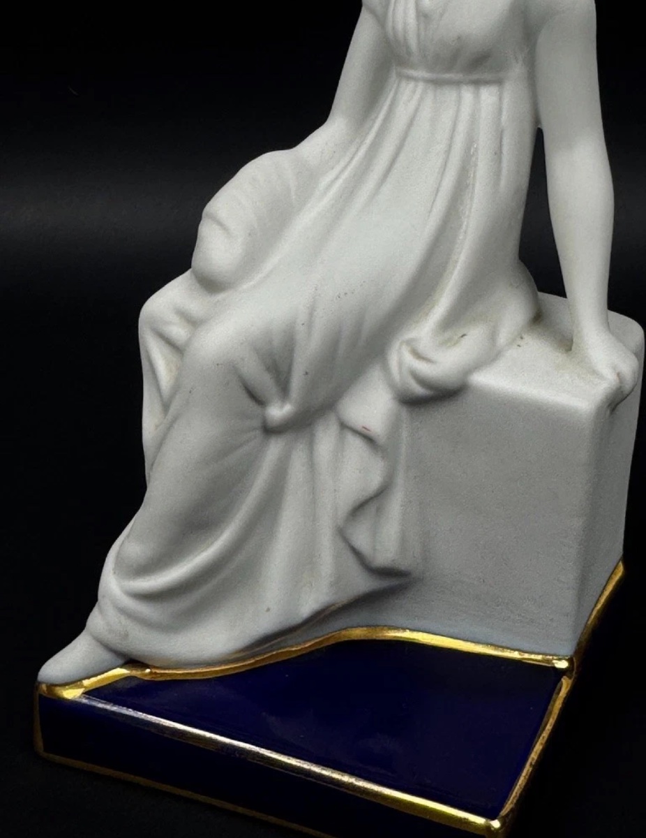 Camille  Tharaud Limoges – Biscuit, femme à l’antique-photo-3