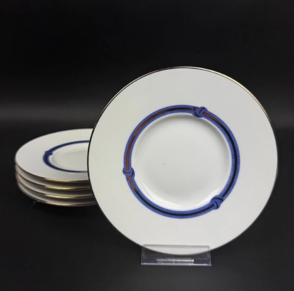 Christofle, suite de 5 assiettes à pain Ruban bleu