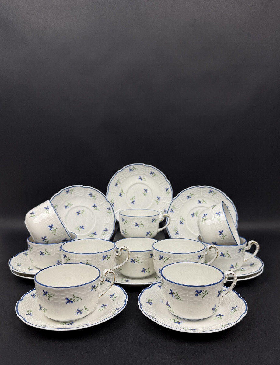 Raynaud, suite de 10 tasses à thé modèle aux Barbeaux