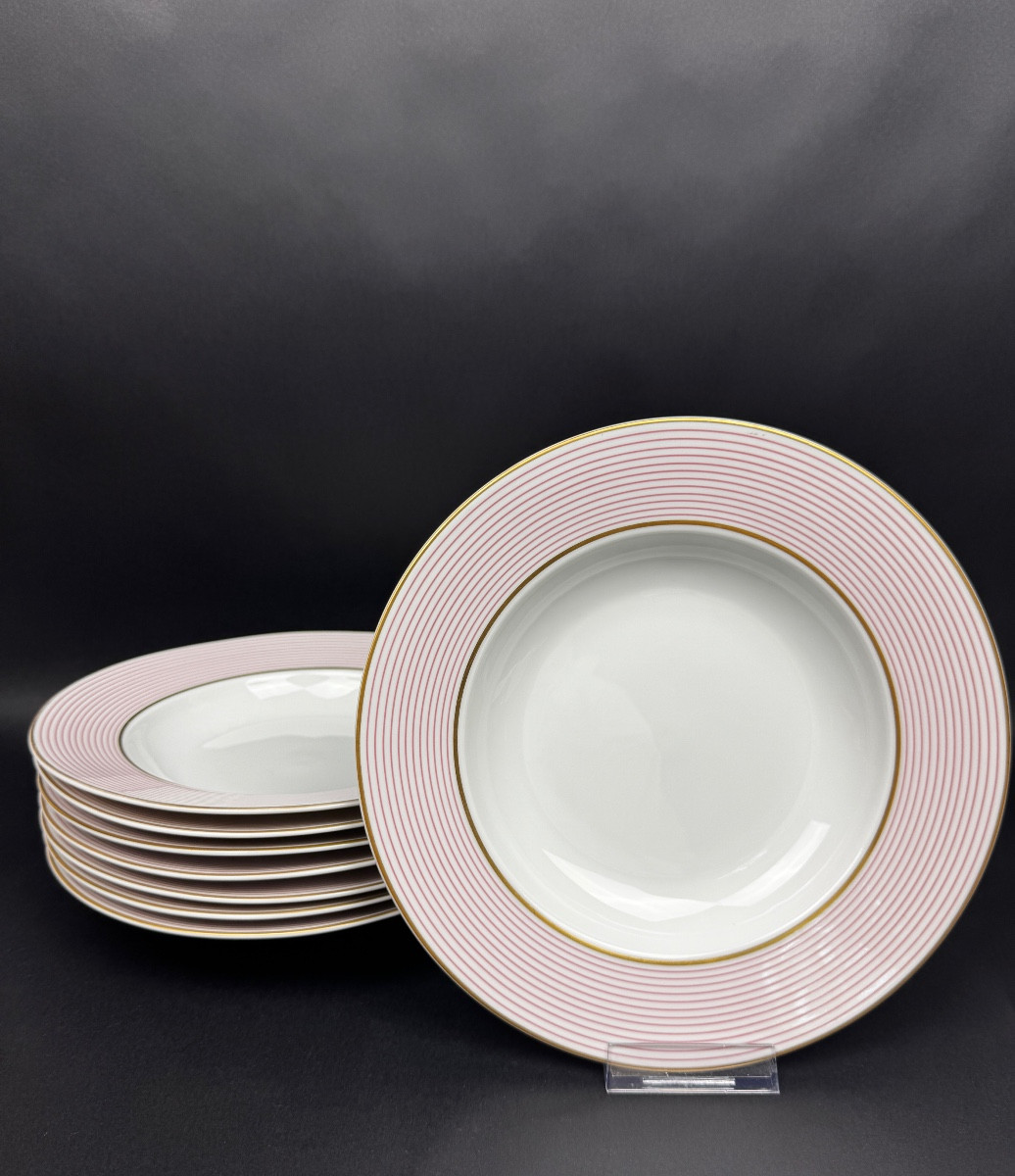 Raynaud, suite de 8 assiettes à soupe  en porcelaine de Limoges – Modèle Mille-Raies 