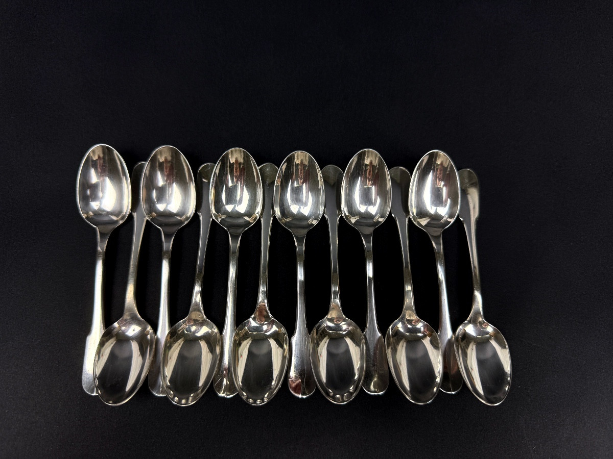 Christofle, Suite de 12 cuillères à moka modèle Cluny