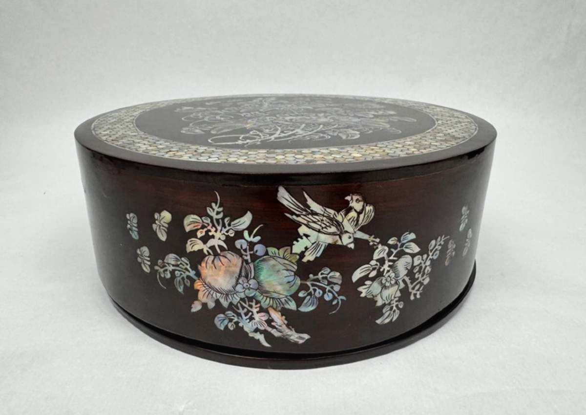 Round Rosewood And Mother-of-pearl Box, Indochina, Late 19th Century, Floral And Bird Decoration