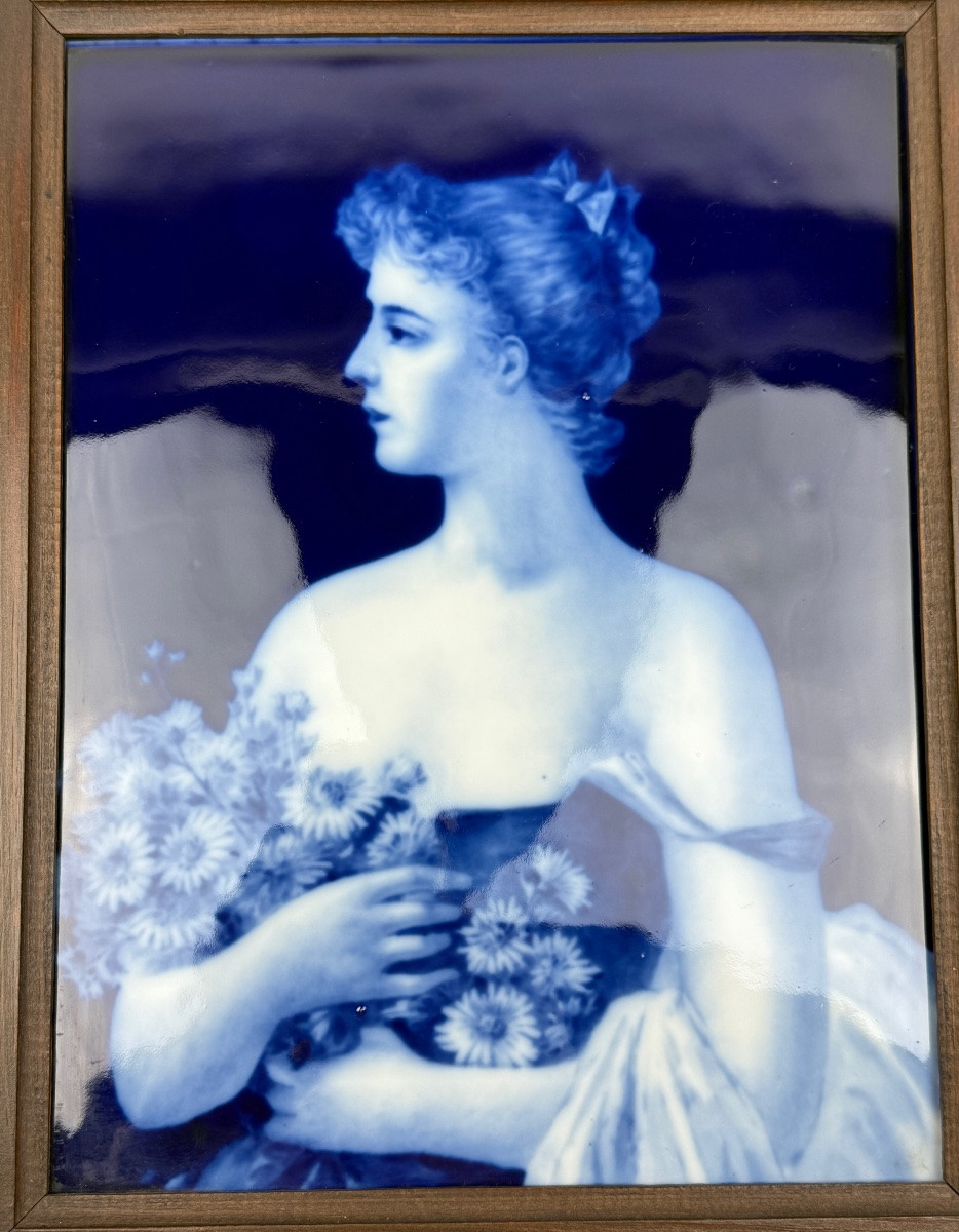 Cadre émail de Limoges, jeune femme au bouquet de fleurs-photo-2