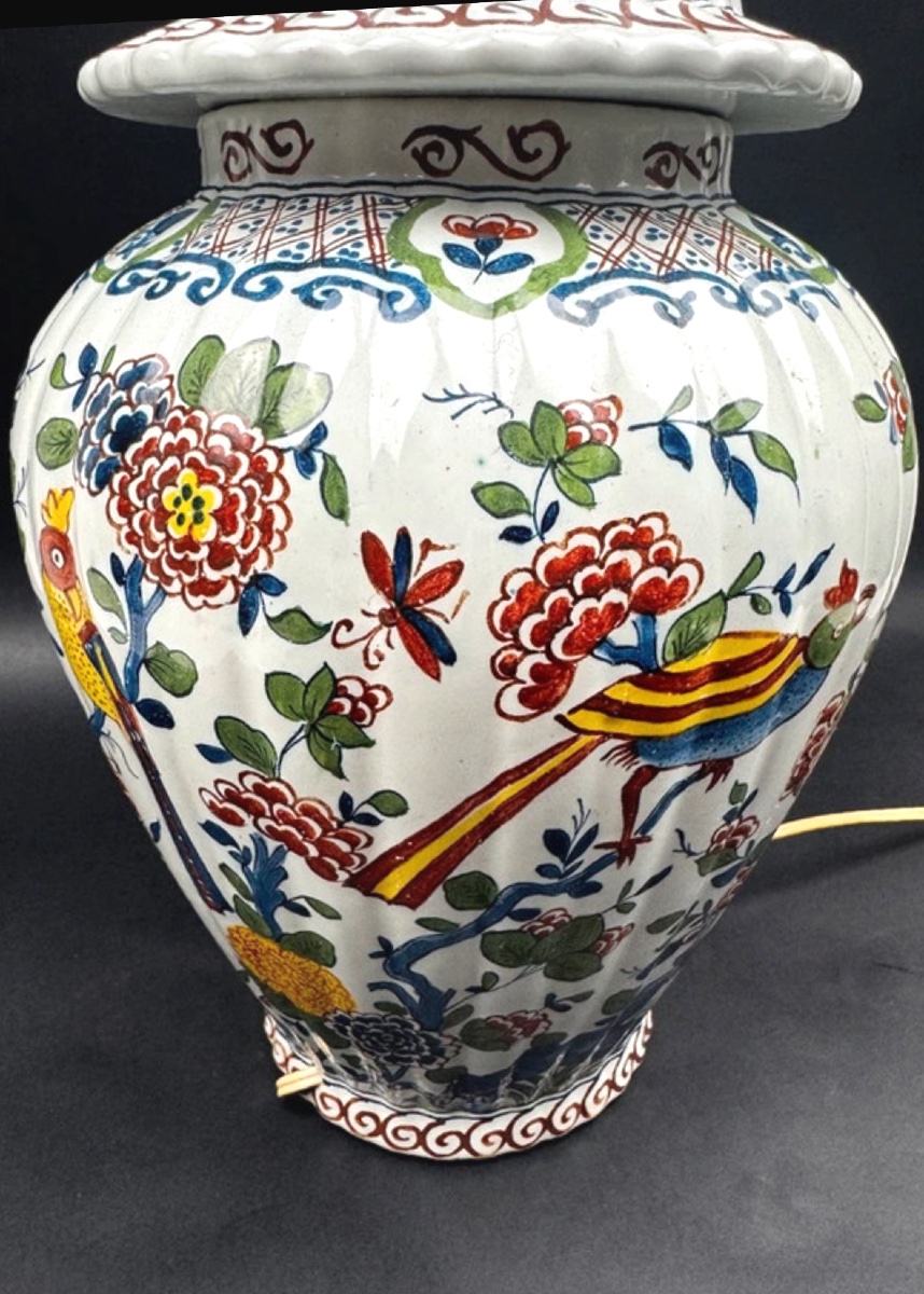 Lampe en faïence de Delft JVOH décor polychrome oiseaux et fleurs, vers 1950-photo-1