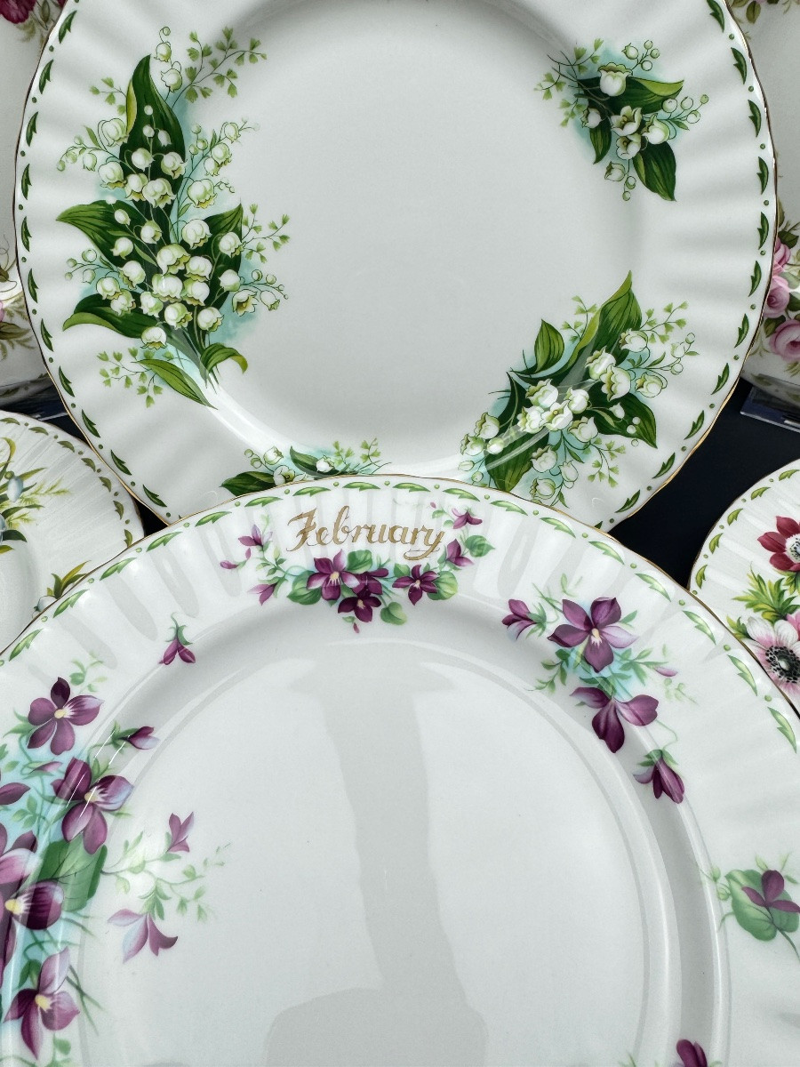 Royal Albert, suite de 12 assiettes à dessert en porcelaine, Fleurs du mois-photo-4
