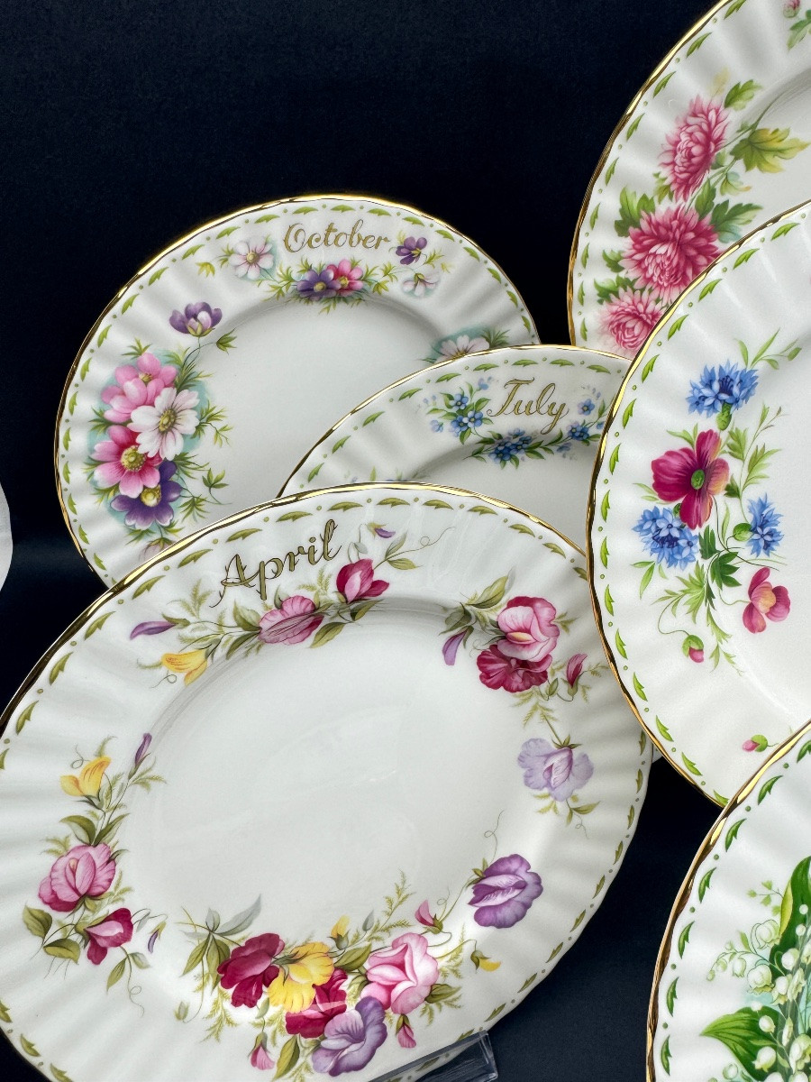 Royal Albert, suite de 12 assiettes à dessert en porcelaine, Fleurs du mois-photo-5