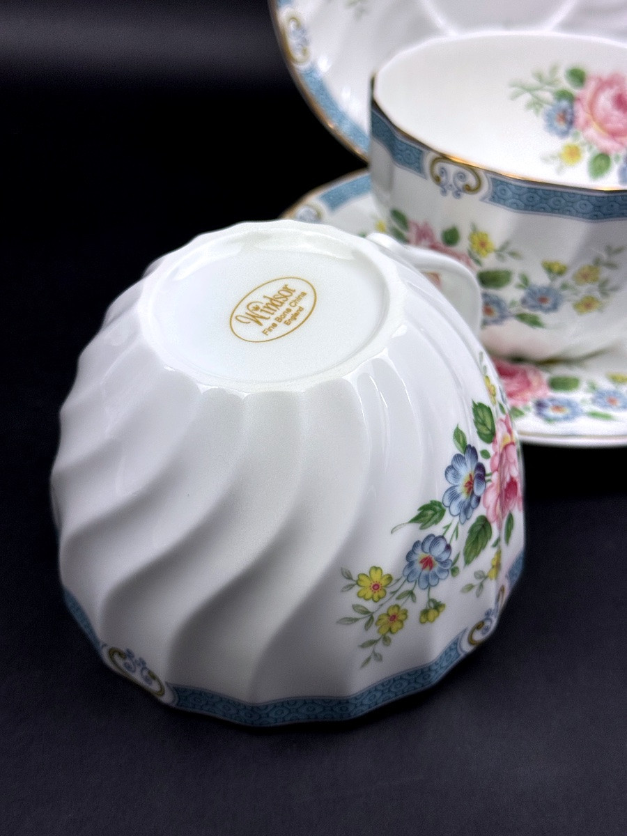 Windsor Fine China 2 Large Mugs, English Bone China Breakfast Set-photo-4