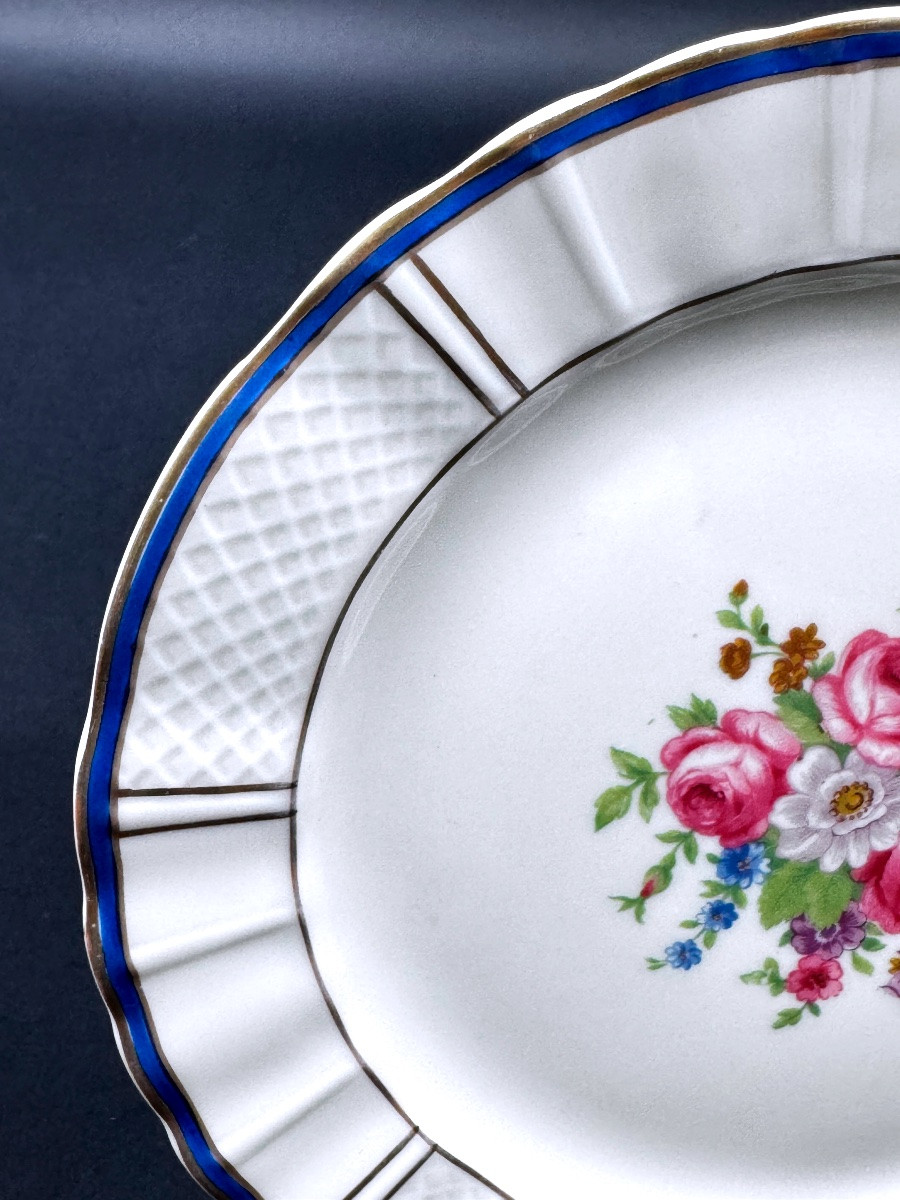 Bernardaud Limoges suite de six assiettes à dessert décor floral et filet bleu/or-photo-4