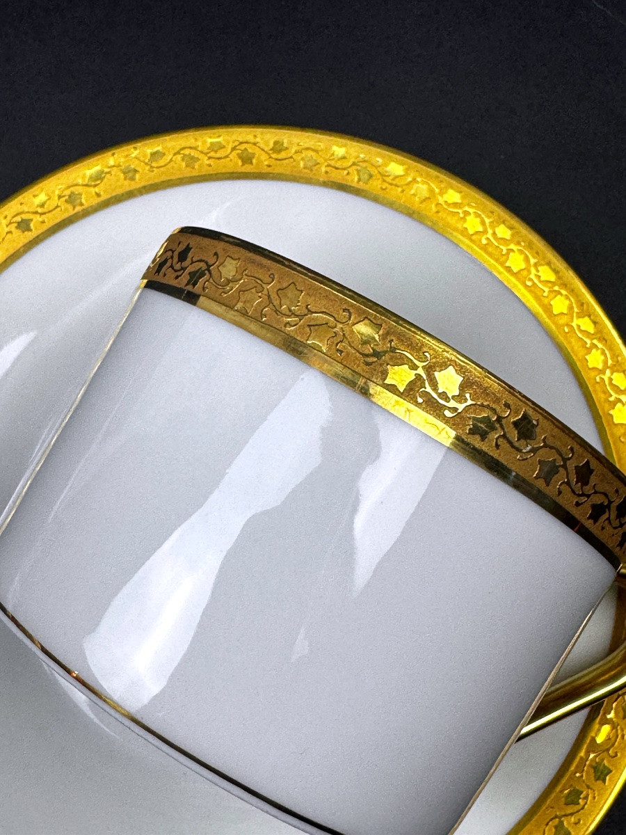Chastagner & Cie, Suite de six tasses à thé en porcelaine de Limoges-photo-3