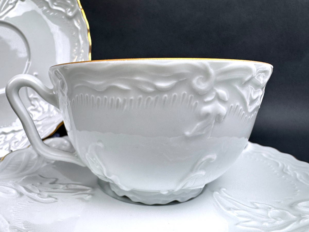 Tharaud Limoges, Suite de 2 tasses à thé, déjeuners en porcelaine blanche à bord doré-photo-1