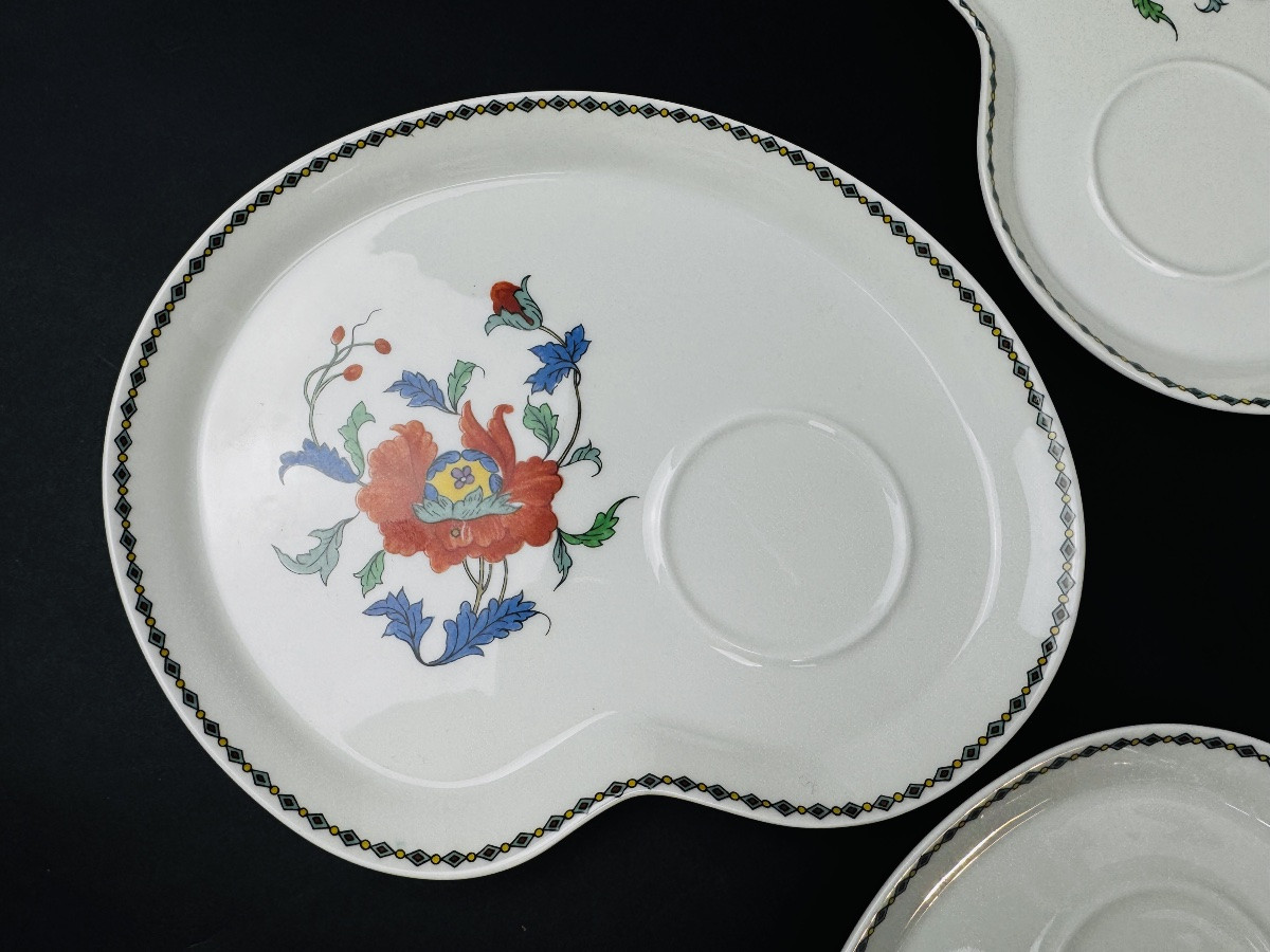 Suite de 4 tasses à déjeuner en porcelaine de Paris, modèle Pavot-photo-3