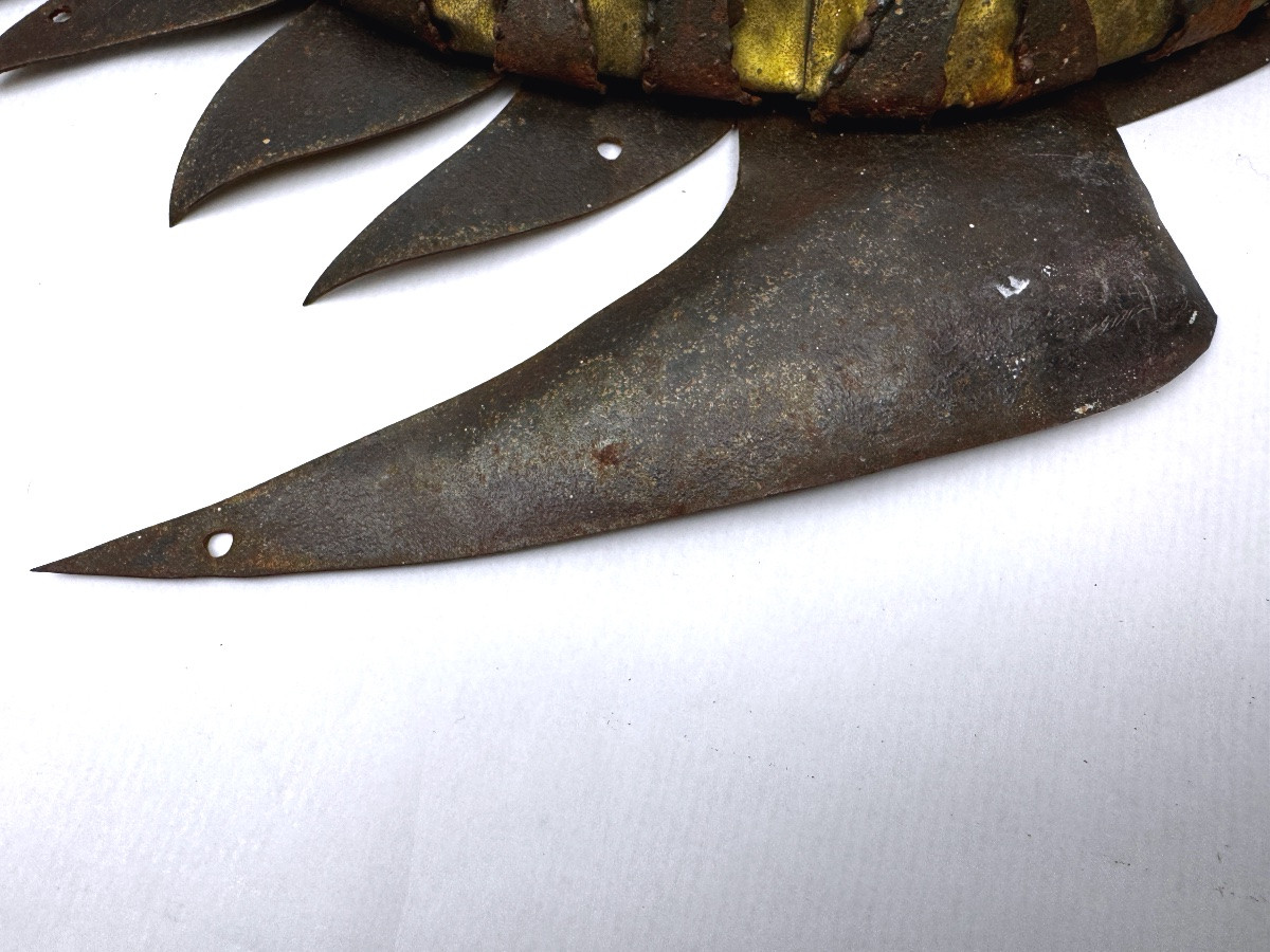 Sculpture murale poisson métal doré et fer riveté art brutaliste-photo-1