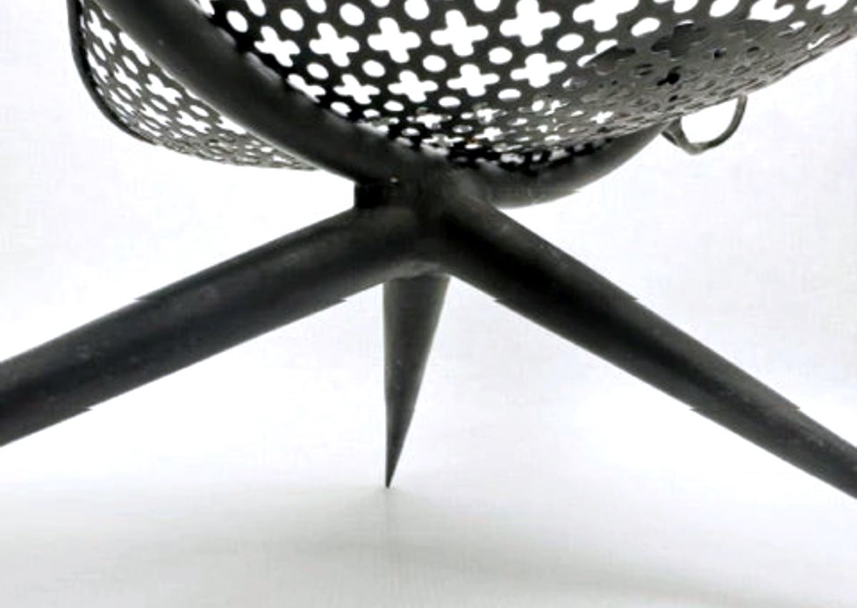 Chandelier, corbeille à fruits sculpture en fer perforé motif trèfle style Mathieu Matégot 1950-photo-8