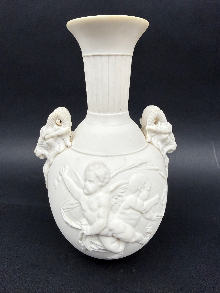 Paire de vases en biscuit de porcelaine style Louis XVI-photo-3