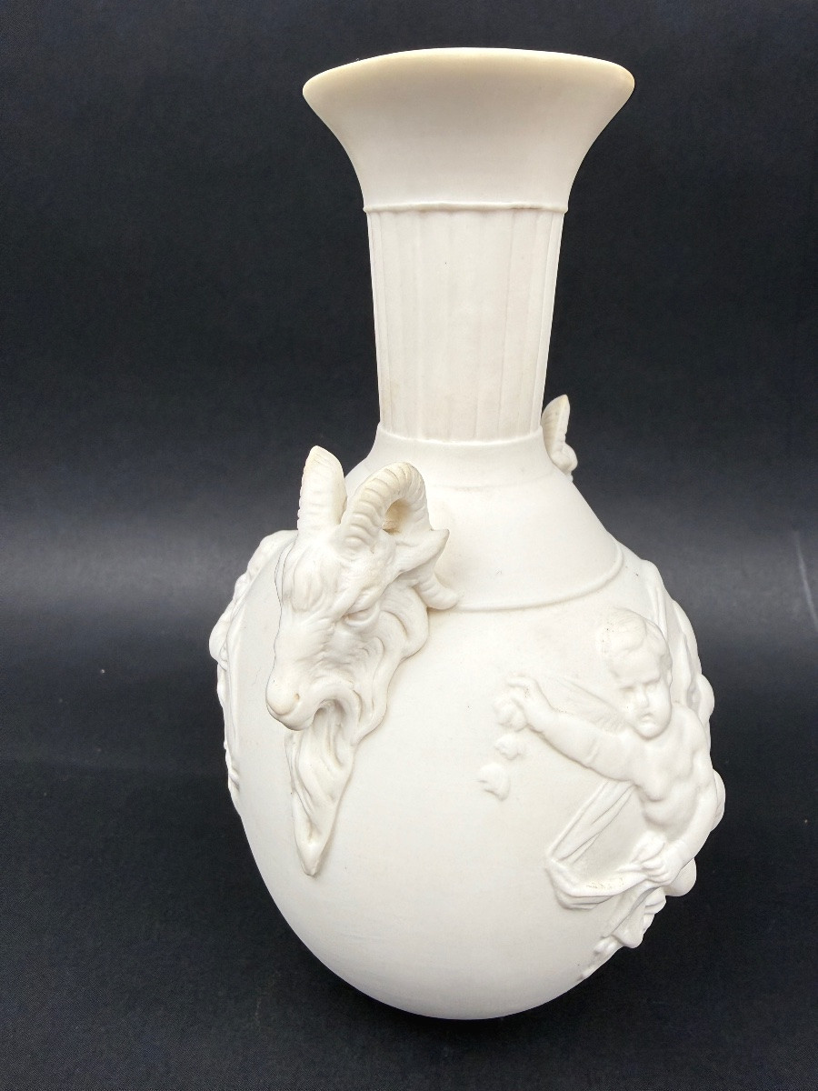 Paire de vases en biscuit de porcelaine style Louis XVI-photo-4