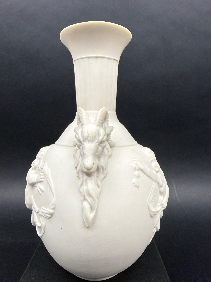 Paire de vases en biscuit de porcelaine style Louis XVI-photo-3