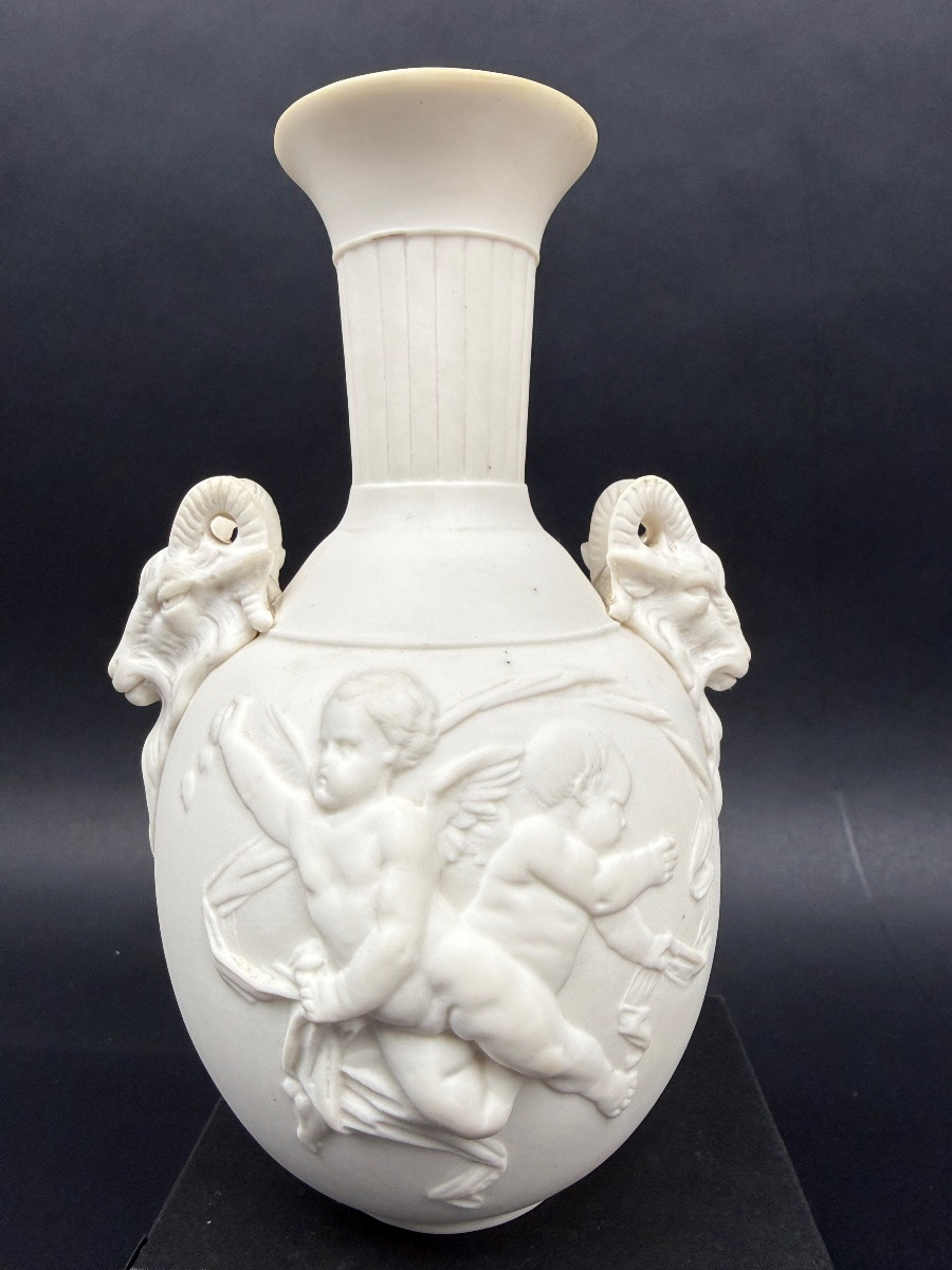 Paire de vases en biscuit de porcelaine style Louis XVI-photo-4